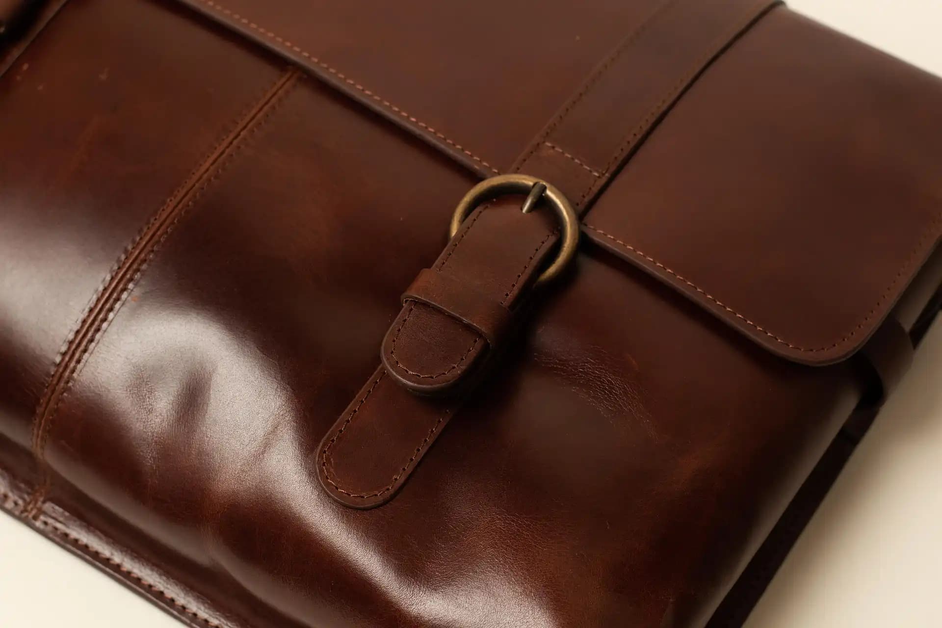 Leather bags and travel accessories manufactured by Magnus Leathers